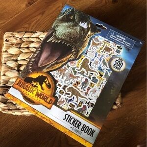 Jurassic World Sticker Book (500ct)